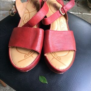 Red Børn platform sandals size 11. Never worn!